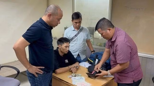 Nguyễn Ngọc Mỹ đang làm thủ tục xuất cảnh đi Singapore thì bị công an bắt giữ