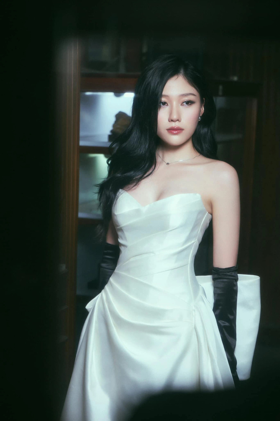 Bên cạnh đó, Huỳnh Uyển Ân cũng khẳng định bản thân là một diễn viên chuyên nghiệp, không bao giờ nghĩ mình sẽ chỉ đóng phim do anh trai làm sản xuất, đạo diễn. Theo Huỳnh Uyển Ân, cô muốn thử sức ở nhiều phim, làm việc với nhiều đạo diễn khác nhau để tạo được dấu ấn riêng trong lòng khán giả Bên cạnh đó, Huỳnh Uyển Ân cũng khẳng định bản thân là một diễn viên chuyên nghiệp, không bao giờ nghĩ mình sẽ chỉ đóng phim do anh trai làm sản xuất, đạo diễn. Theo Huỳnh Uyển Ân, cô muốn thử sức ở nhiều phim, làm việc với nhiều đạo diễn khác nhau để tạo được dấu ấn riêng trong lòng khán giả