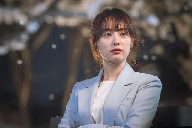 Choi Ae Ra trong Cháy mãi ước mơ là một trong những vai diễn độc đáo nhất trong sự nghiệp diễn xuất của Kim Ji Won Choi Ae Ra trong Cháy mãi ước mơ là một trong những vai diễn độc đáo nhất trong sự nghiệp diễn xuất của Kim Ji Won