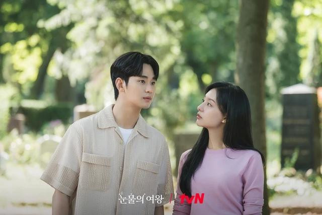 Kim Soo Hyun và Kim Ji Won đẹp đôi trên màn ảnh Kim Soo Hyun và Kim Ji Won đẹp đôi trên màn ảnh