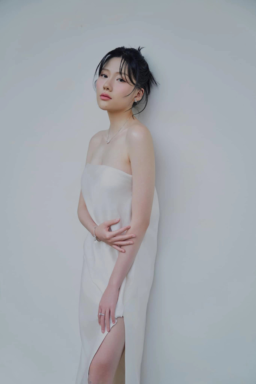 Phong cách thời trang của nữ diễn viên cũng có nhiều thay đổi. Cô tự tin diện những thiết kế tôn lên vẻ nữ tính, gợi cảm khi xuất hiện tại các sự kiện, nhận được những lời khen ngợi từ phía khán giả về nhan sắc Phong cách thời trang của nữ diễn viên cũng có nhiều thay đổi. Cô tự tin diện những thiết kế tôn lên vẻ nữ tính, gợi cảm khi xuất hiện tại các sự kiện, nhận được những lời khen ngợi từ phía khán giả về nhan sắc