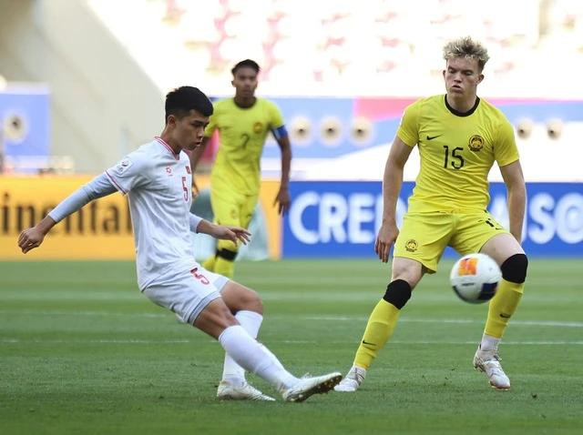 Nguyên Hoàng tiến bộ sau U.23 châu Á