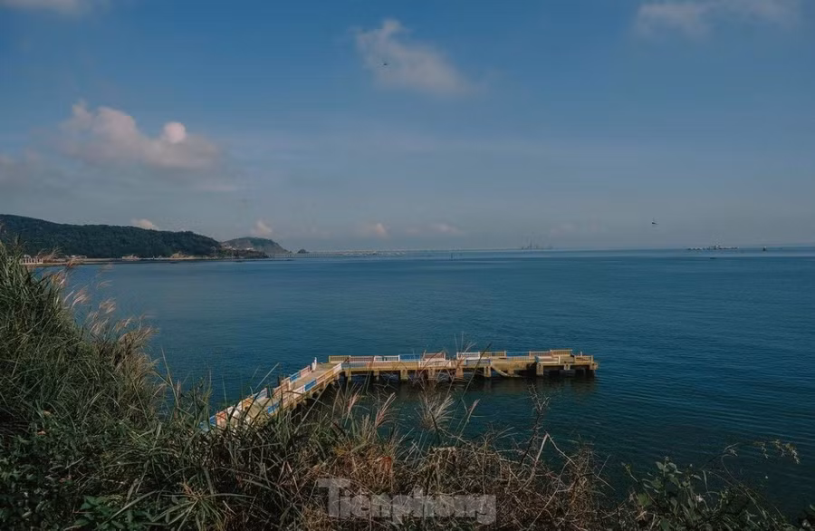 Đoạn đường đi bộ lãng mạn ở Đảo Lan Châu. Ảnh: Trần An.