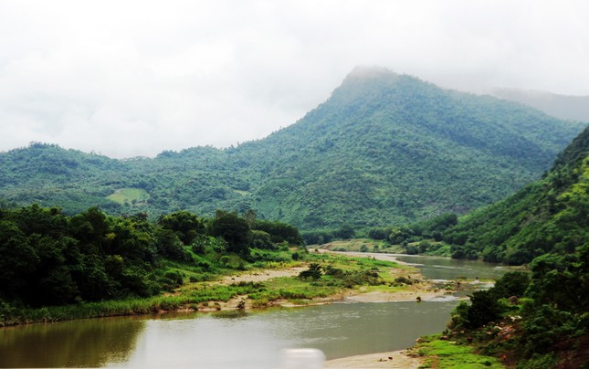 Thượng nguồn sông Vu Gia - ảnh Hoài Văn