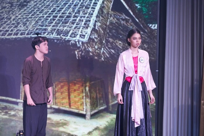 Thí sinh Nguyễn Thị Thanh Thủy diễn kịch. Ảnh: PV/Vietnam+ Thí sinh Nguyễn Thị Thanh Thủy diễn kịch. Ảnh: PV/Vietnam+