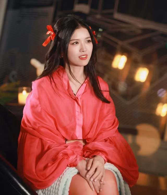 Nữ ca sĩ chia sẻ cởi mở về những trải nghiệm khi tham gia show âm nhạc tại Trung Quốc