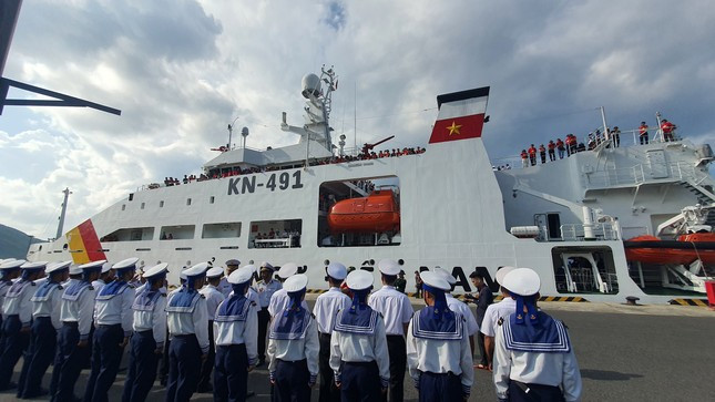 Tàu Kiểm ngư KN-491 rời đất liền ra Trường Sa. Ảnh: Nguyễn Tuấn Tàu Kiểm ngư KN-491 rời đất liền ra Trường Sa. Ảnh: Nguyễn Tuấn