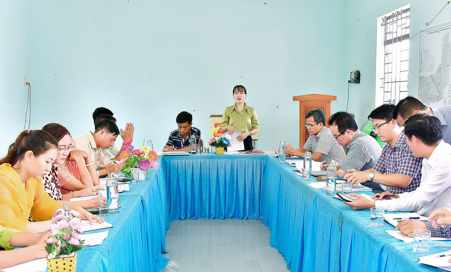 Quang cảnh buổi sinh hoạt chi bộ thôn Voòng Boong. Ảnh: Đ.T