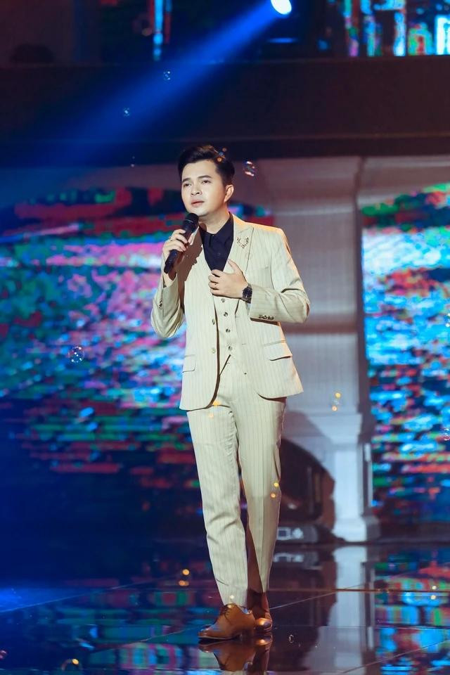 Ca sĩ Nam Cường thừa nhận bản thân loay hoay, không biết làm gì với xu hướng âm nhạc trẻ hiện nay Ca sĩ Nam Cường thừa nhận bản thân loay hoay, không biết làm gì với xu hướng âm nhạc trẻ hiện nay