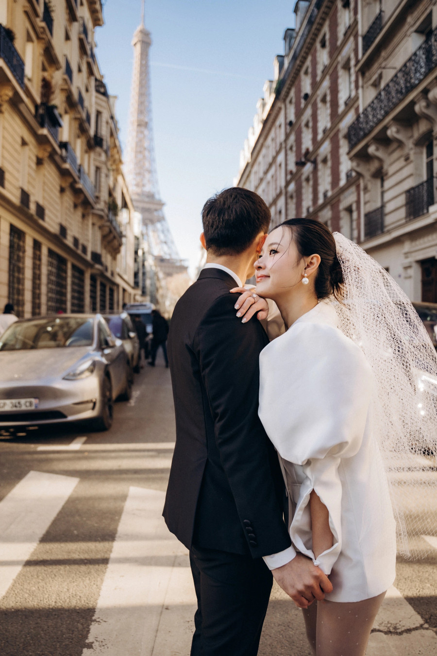 Trước đó, diễn viên phim Những thiên thần áo trắng giải thích lý do không công khai danh tính hôn phu vì cả hai cần sắp xếp chuyện cá nhân, tránh ảnh hưởng đến công việc Trước đó, diễn viên phim Những thiên thần áo trắng giải thích lý do không công khai danh tính hôn phu vì cả hai cần sắp xếp chuyện cá nhân, tránh ảnh hưởng đến công việc