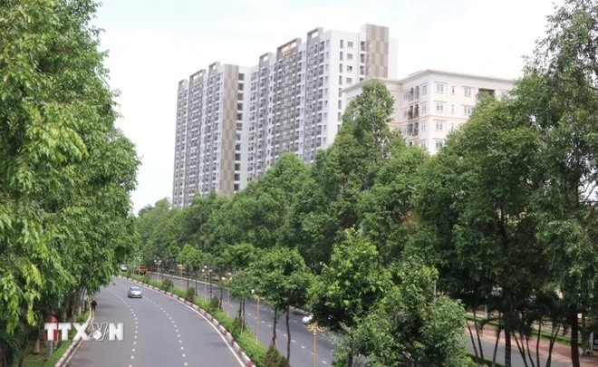 Dự án khu nhà ở xã hội A6-A7 ở thành phố Biên Hòa đang gấp rút hoàn thiện để đưa vào sử dụng. (Ảnh: Sỹ Tuyên/TTXVN)