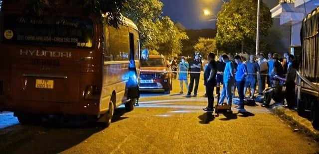 Lực lượng chức năng khám nghiệm hiện trường vào tối 29-5