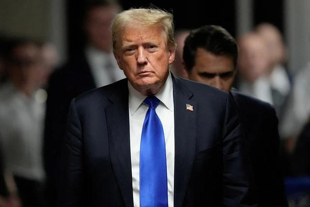 Ông Trump rời khỏi phòng xử án sau phán quyết ngày 30.5 Ông Trump rời khỏi phòng xử án sau phán quyết ngày 30.5