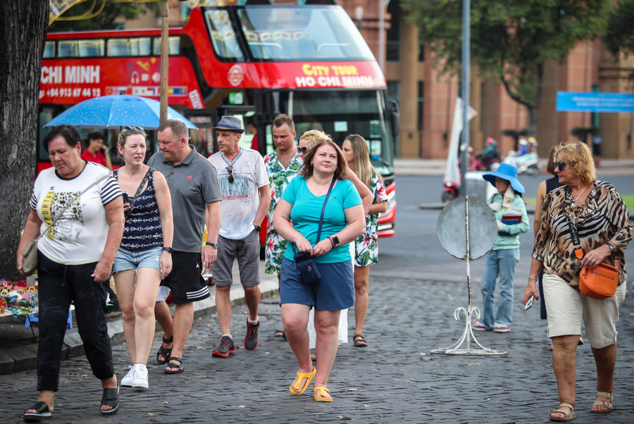 Du khách quốc tế tham quan trung tâm TP.HCM, tháng 4.2024