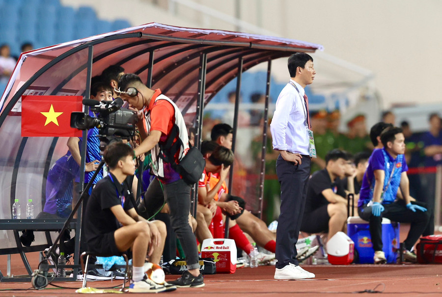 HLV Kim Sang-sik có niềm tin vào Văn Toàn