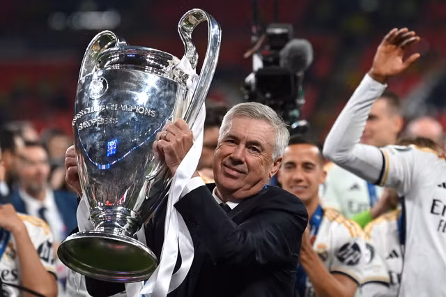Ancelotti đã nâng kỷ lục vô địch Champions League với tư cách là HLV lên con số 5 Ancelotti đã nâng kỷ lục vô địch Champions League với tư cách là HLV lên con số 5