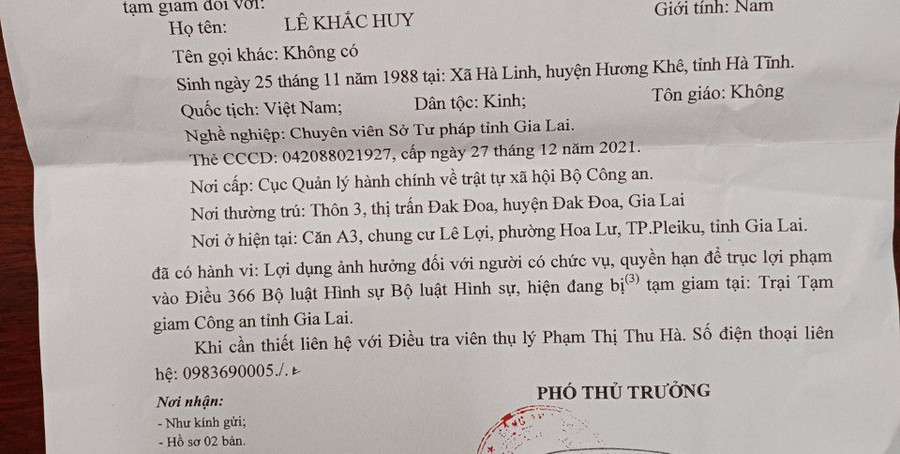 Ông Lê Khắc Huy bị bắt tạm giam về hành vi về hành vi lợi dụng chức vụ quyền hạn gây ảnh hưởng đối với người khác để trục lợi. Ảnh: Hoàng Lộc Ông Lê Khắc Huy bị bắt tạm giam về hành vi về hành vi lợi dụng chức vụ quyền hạn gây ảnh hưởng đối với người khác để trục lợi. Ảnh: Hoàng Lộc