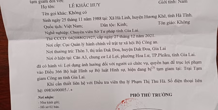 Ông Lê Khắc Huy bị bắt tạm giam về hành vi về hành vi lợi dụng chức vụ quyền hạn gây ảnh hưởng đối với người khác để trục lợi. Ảnh: Hoàng Lộc Ông Lê Khắc Huy bị bắt tạm giam về hành vi về hành vi lợi dụng chức vụ quyền hạn gây ảnh hưởng đối với người khác để trục lợi. Ảnh: Hoàng Lộc