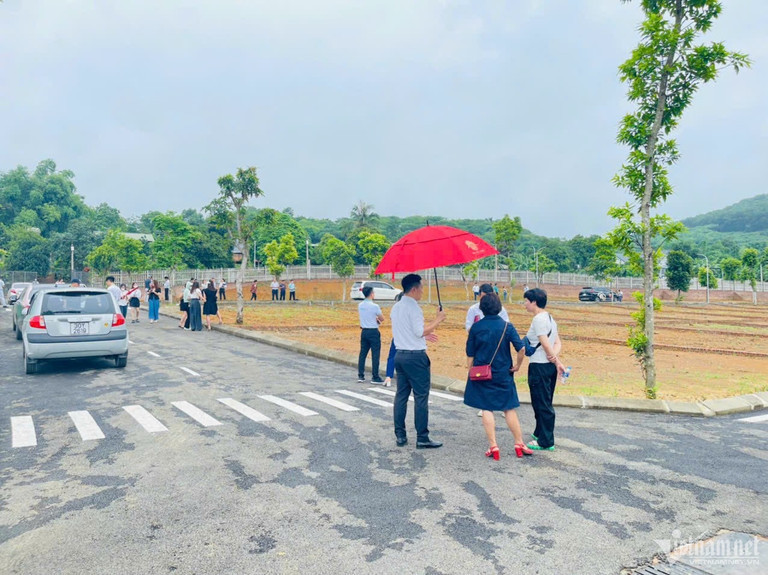 Từ ngày 1-8, môi giới bất động sản không được hành nghề tự do. Ảnh: Hồng Khanh/Nguồn vietnamnet.vn Từ ngày 1-8, môi giới bất động sản không được hành nghề tự do. Ảnh: Hồng Khanh/Nguồn vietnamnet.vn