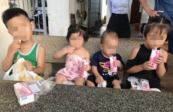 4 cháu bé côi cút do bố mẹ vướng lao lý đã được Trung tâm Bảo trợ xã hội tỉnh Đắk Lắk tiếp nhận chăm sóc