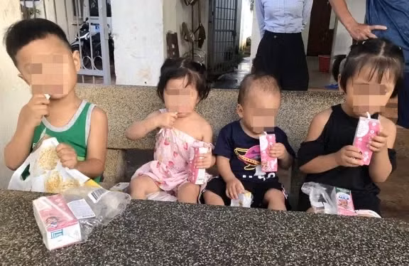 4 cháu bé côi cút do bố mẹ vướng lao lý đã được Trung tâm Bảo trợ xã hội tỉnh Đắk Lắk tiếp nhận chăm sóc