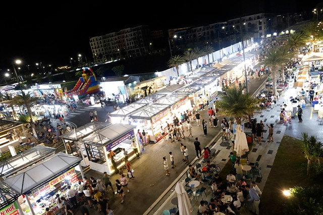 Phố đi bộ ở Khu đô thị Bảo Ninh 1 Phố đi bộ ở Khu đô thị Bảo Ninh 1