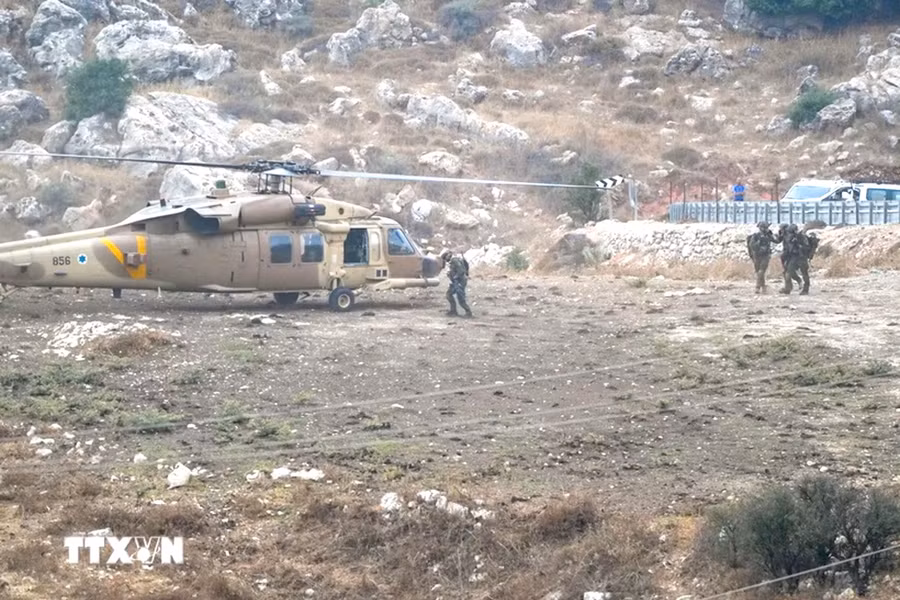 Binh sĩ Israel tại hiện trường vụ tấn công ở ngôi làng Majdal Shams thuộc cao nguyên Golan ngày 27-7. Ảnh: THX/TTXVN