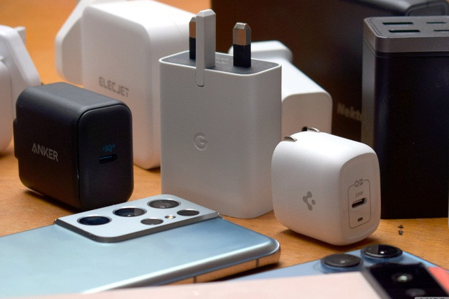 Hãy sử dụng bộ sạc chính hãng hoặc các hãng có thương hiệu