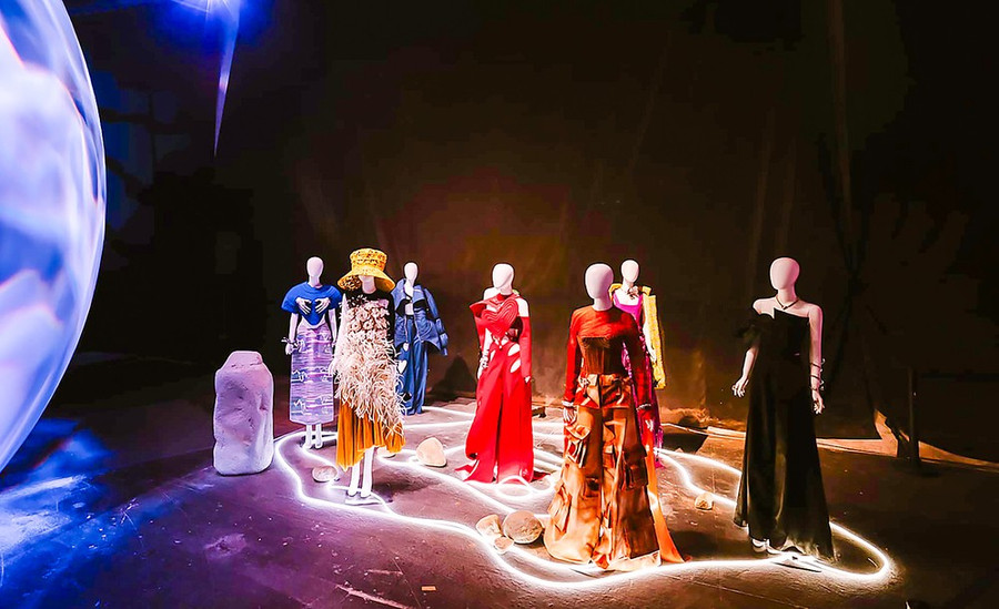 Các mẫu thiết kế ra quốc tế của NTK Phan Đăng Hoàng