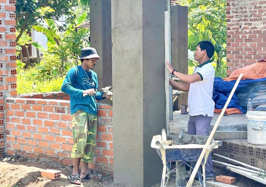 Chi cục Thuế TP. Pleiku tiếp tục rà soát, đưa vào quản lý thuế các hoạt động xây dựng nhà ở tư nhân, góp phần tăng thu ngân sách nhà nước. Ảnh: S.C