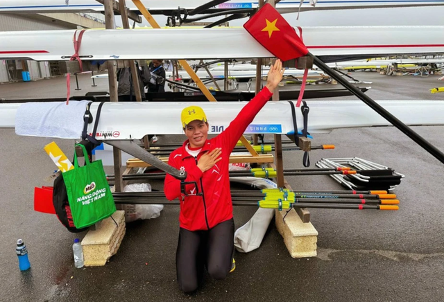 Phạm Thị Huệ thi đấu tốt ngày 28.7. Bà mẹ có 2 cô con gái lớn, đã trở thành 1 trong 2 tay chèo Đông Nam Á lọt vào tứ kết Olympic