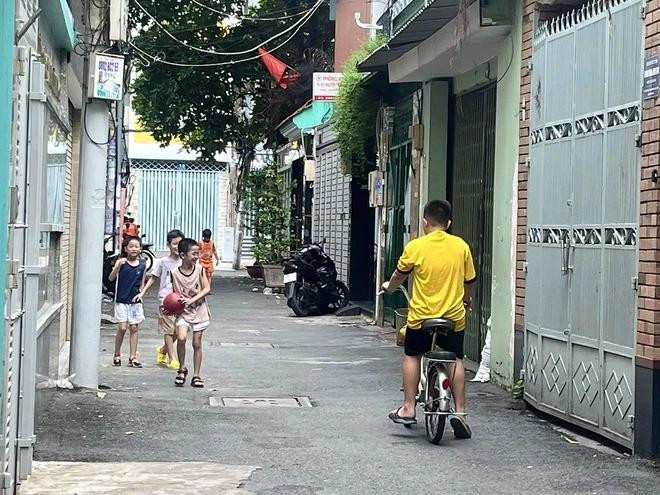 Khung cảnh bình yên bên trong cư xá Đô Thành