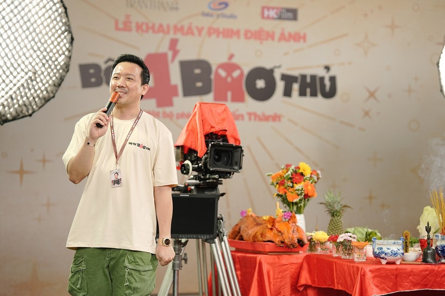 Trấn Thành tại buổi cúng khai máy phim Tết Bộ tứ báo thủ. Ảnh: GALAXY