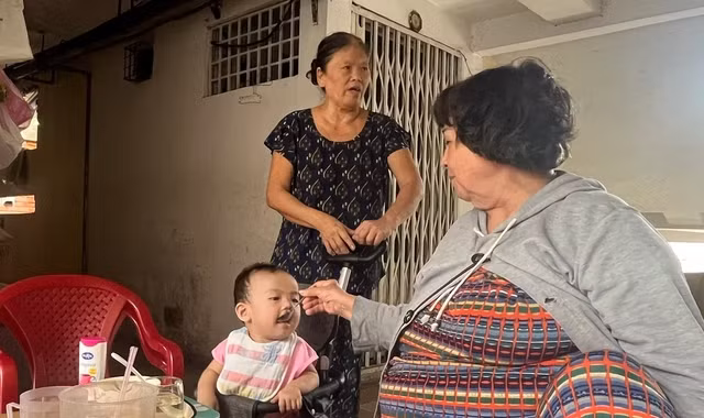 Mọi người sống trong cư xá xem nhau như một gia đình