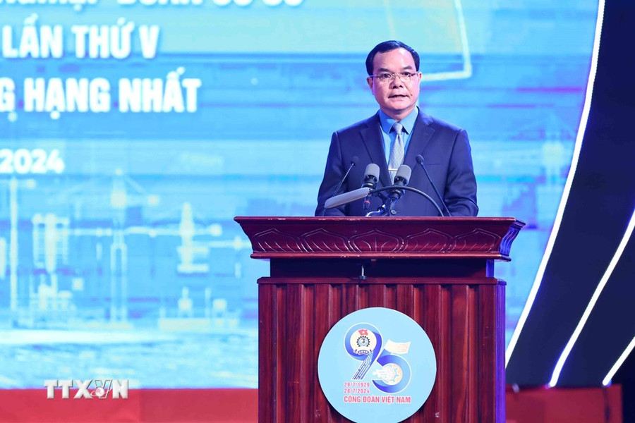 Chủ tịch Tổng Liên đoàn Lao động Việt Nam Nguyễn Đình Khang phát biểu. (Ảnh: Minh Đức/TTXVN) Chủ tịch Tổng Liên đoàn Lao động Việt Nam Nguyễn Đình Khang phát biểu. (Ảnh: Minh Đức/TTXVN)