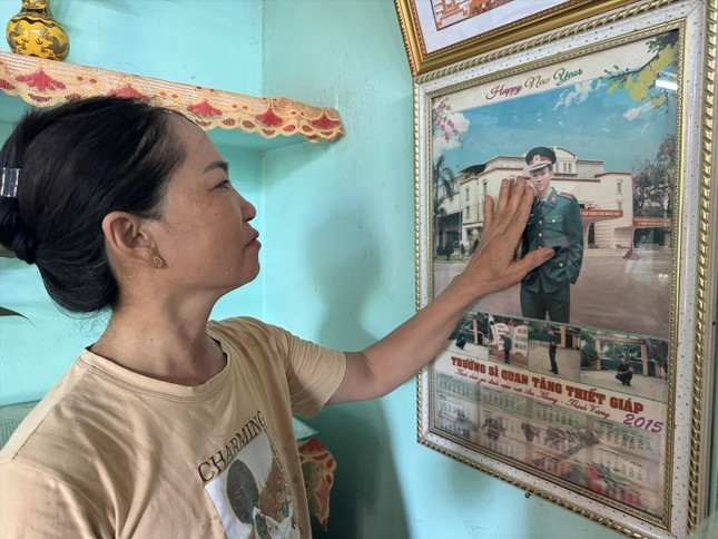 Bà Vân khôn nguôi nỗi nhớ con trai - Ảnh: NN