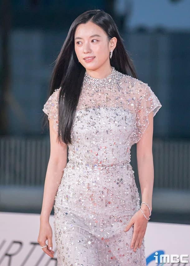 Nữ diễn viên Han Hyo Joo được đề cử Thị hậu với tác phẩm Moving nhưng không giành chiến thắng. Nữ diễn viên Han Hyo Joo được đề cử Thị hậu với tác phẩm Moving nhưng không giành chiến thắng.