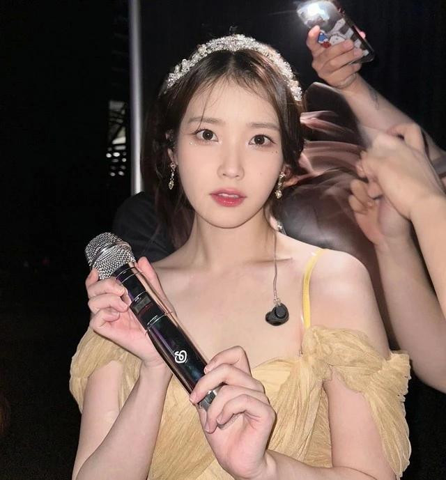 IU dù có vẻ ngoài trẻ trung nhưng lại hướng đến gu thẩm mỹ sang trọng, tinh tế IU dù có vẻ ngoài trẻ trung nhưng lại hướng đến gu thẩm mỹ sang trọng, tinh tế