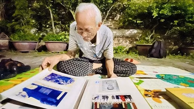 Ông Ngô Bá Dục vẫn lưu giữ tất cả những hình ảnh chụp cùng Tổng Bí thư Nguyễn Phú Trọng, có những tấm ảnh từ thời niên thiếu