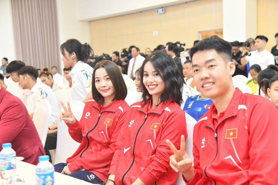 3 VĐV xuất sắc của VN sẽ tranh tài tại Olympic: Nguyễn Thùy Linh, Đỗ Thị Ánh Nguyệt, Lê Đức Phát (từ trái sang phải)
