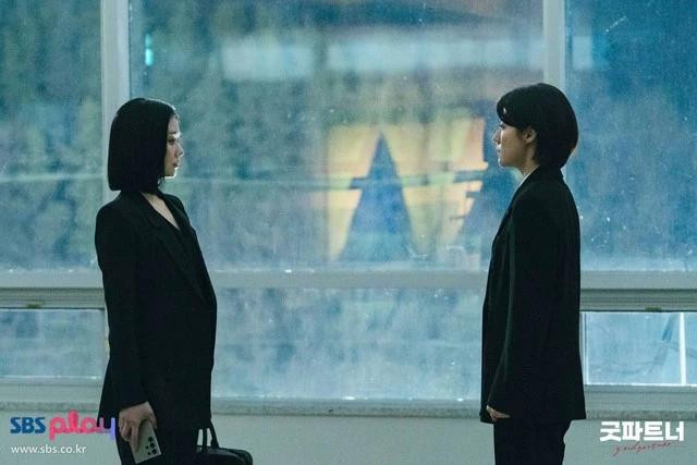 Các chuyển biến xoay quanh quan hệ giữa Cha Eun Kyung và Han Yu Ri cũng là yếu tố &quot;lôi kéo&quot; thêm người xem