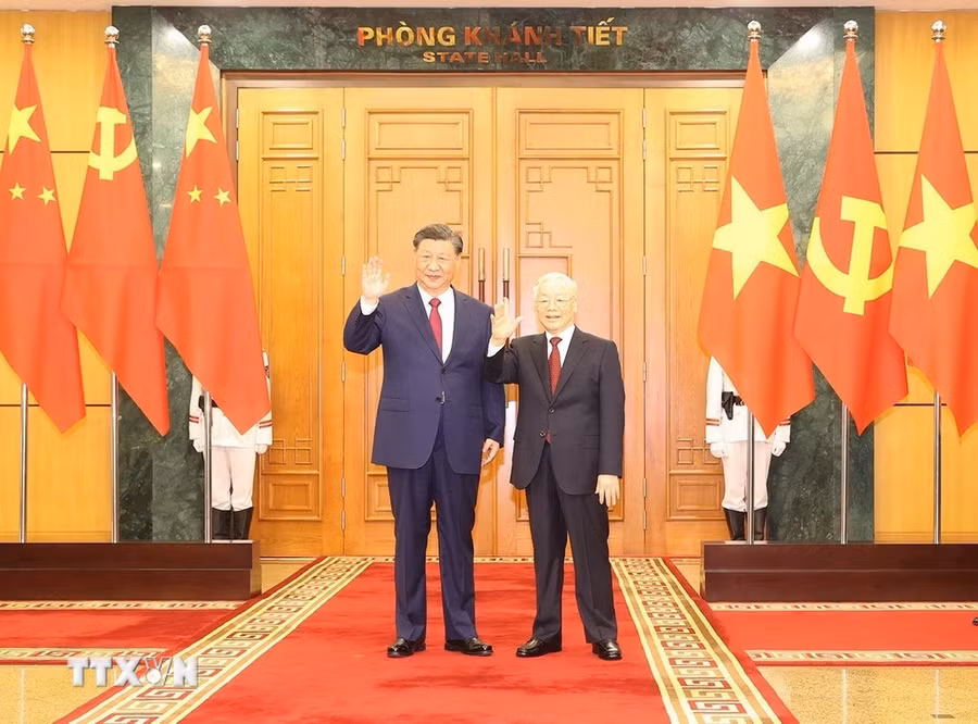 Tổng Bí thư Nguyễn Phú Trọng và Tổng Bí thư, Chủ tịch nước Trung Quốc Tập Cận Bình chụp ảnh chung. (Ảnh: Trí Dũng/TTXVN)