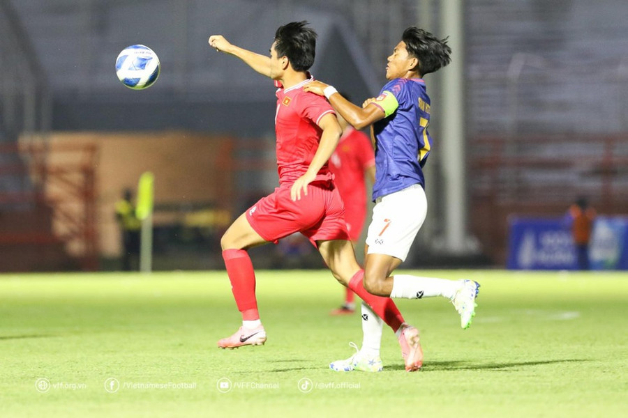 Tại sao lại là Công Phượng và tại sao các đại diện của bóng đá trẻ Việt Nam lại có thể thắng các đại diện của bóng đá trẻ nước Úc nhiều lần liên tiếp đến vậy? Đầu tiên, phải khẳng định bóng đá Úc rất mạnh nếu so với các nền bóng đá còn lại tại châu Đại Dương và châu Á (Úc thuộc châu Đại Dương nhưng sinh hoạt chung với bóng đá châu Á).