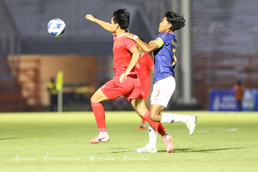 Tại sao lại là Công Phượng và tại sao các đại diện của bóng đá trẻ Việt Nam lại có thể thắng các đại diện của bóng đá trẻ nước Úc nhiều lần liên tiếp đến vậy? Đầu tiên, phải khẳng định bóng đá Úc rất mạnh nếu so với các nền bóng đá còn lại tại châu Đại Dương và châu Á (Úc thuộc châu Đại Dương nhưng sinh hoạt chung với bóng đá châu Á).