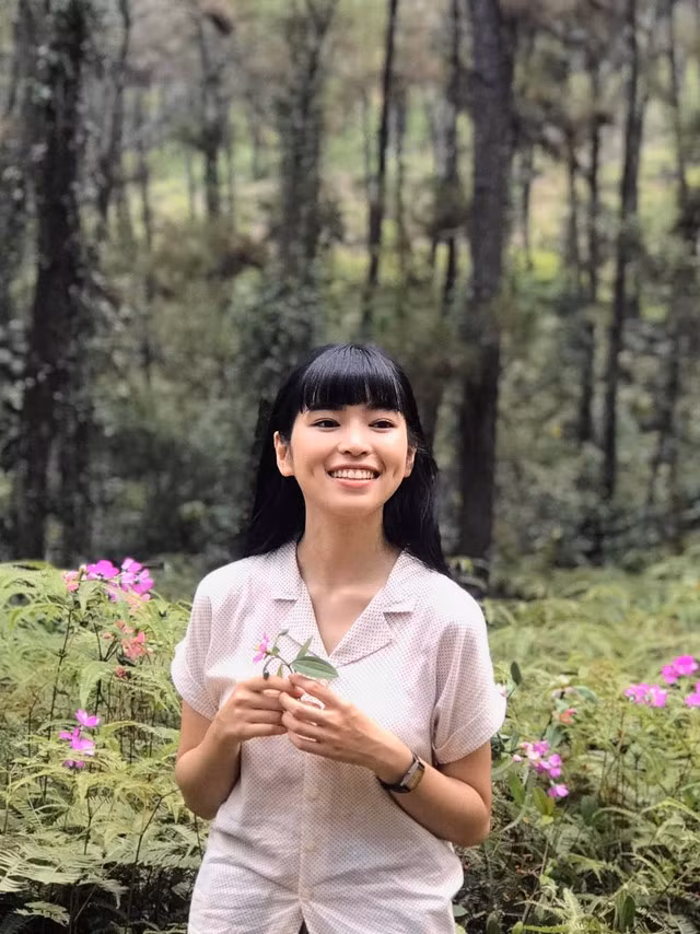 Hình ảnh Khánh Vân khi thủ vai Trà Long trong Mắt biếc