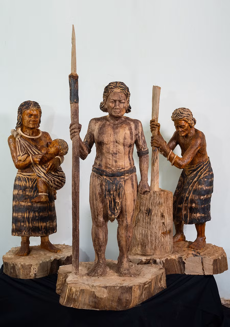 Tác phẩm "Chung một niềm tin" về đề tài người Tây Nguyên làm cách mạng của anh Dũng. Ảnh: Văn Ngọc