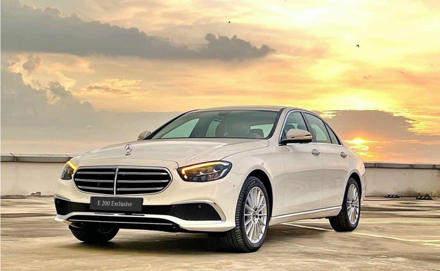 Mercedes-Benz E 200 Exclusive 2022 sử dụng động cơ xăng 4 xy-lanh 2.0L. Ảnh: S.T