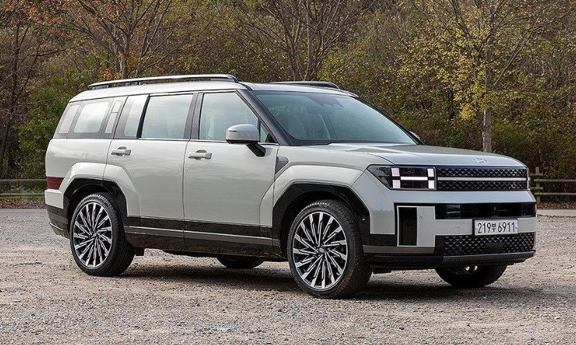 Giá xe được đại lý dự đoán là khoảng 1,4 tỷ đồng ở bản cao cấp và 1,1 tỷ đồng ở bản hybrid. Ảnh: S.T Giá xe được đại lý dự đoán là khoảng 1,4 tỷ đồng ở bản cao cấp và 1,1 tỷ đồng ở bản hybrid. Ảnh: S.T