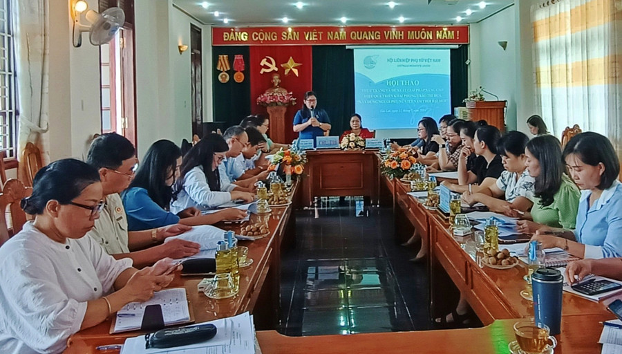 Quang cảnh hội thảo “Xây dựng người phụ nữ Việt Nam thời đại mới”. Ảnh: M.C