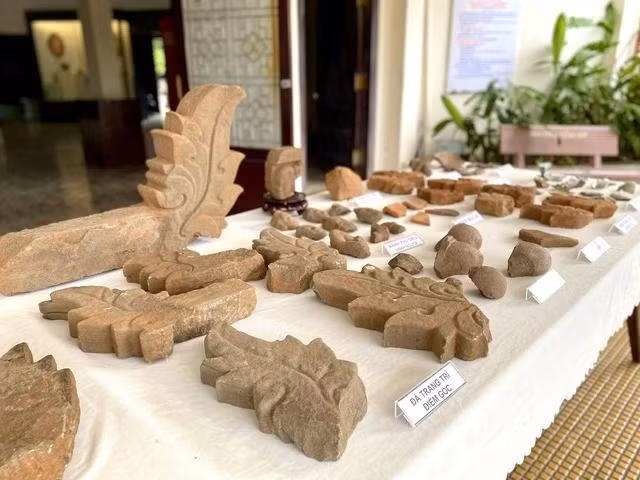 Nhiều hiện vật được phát hiện khi khai quật Nhiều hiện vật được phát hiện khi khai quật